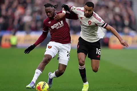 دقيقة بدقيقة.. وست هام 0-0 ليفربول.. تسديدة للريدز 